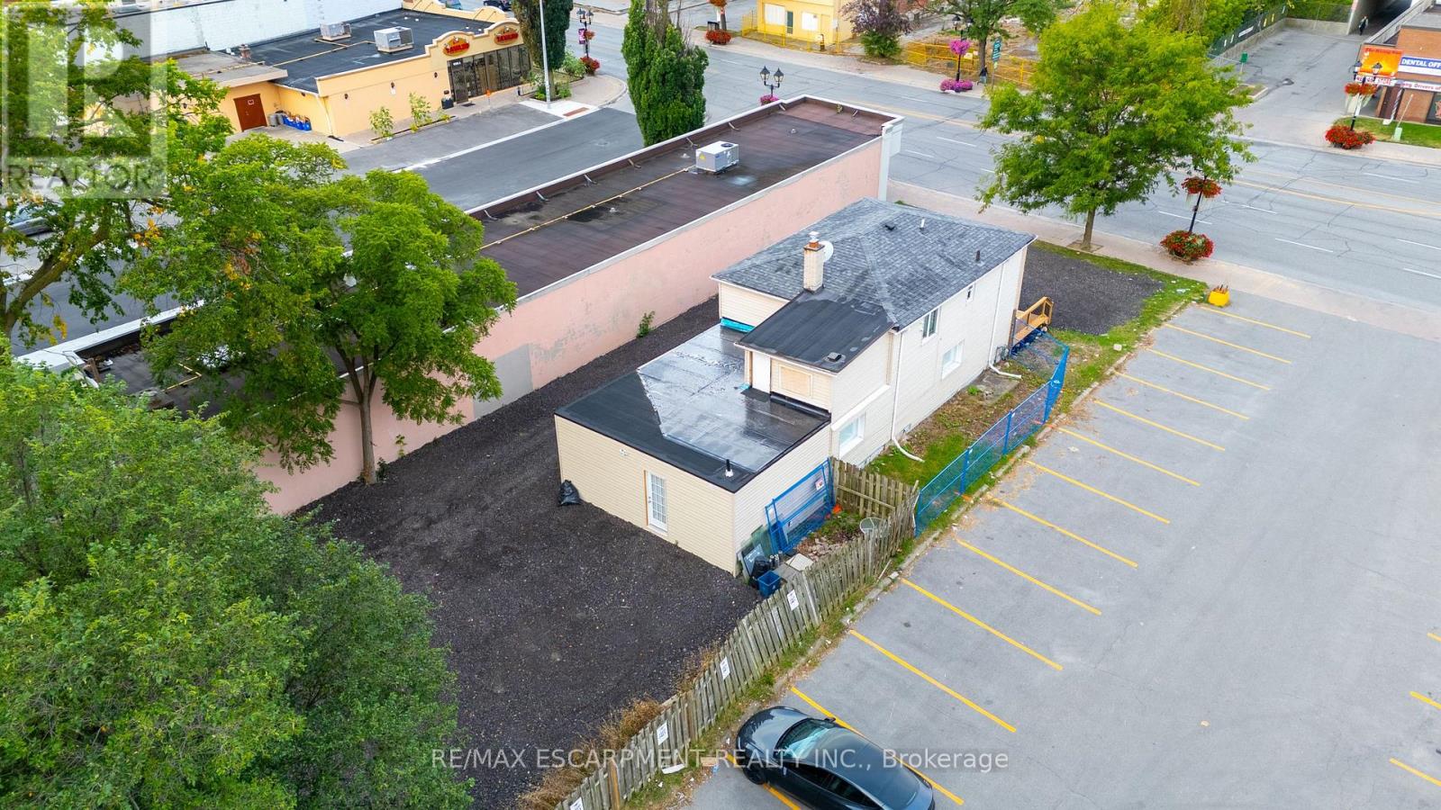 10329 Yonge Street, Richmond Hill (North Richvale), Ontario  L4C 3C1 - Photo 8 - N12283463