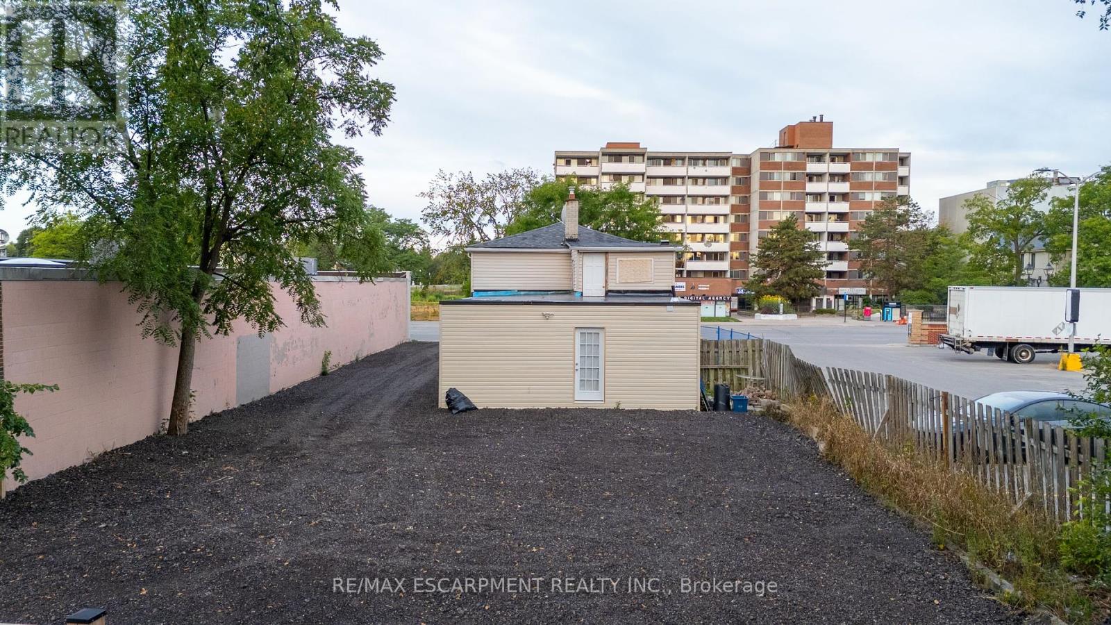 10329 Yonge Street, Richmond Hill (North Richvale), Ontario  L4C 3C1 - Photo 3 - N12283463