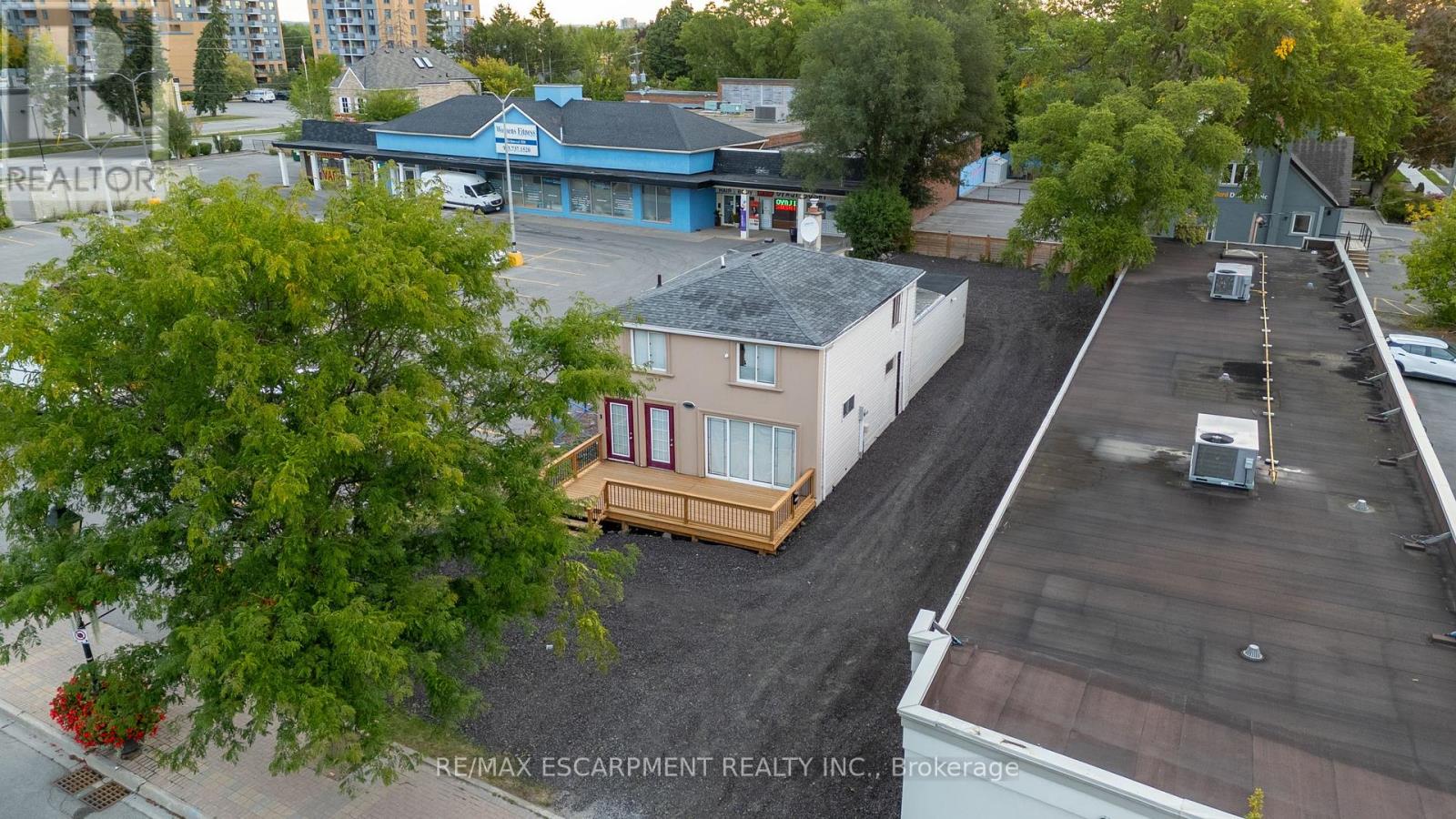 10329 Yonge Street, Richmond Hill, Ontario  L4C 3C1 - Photo 5 - N12391783