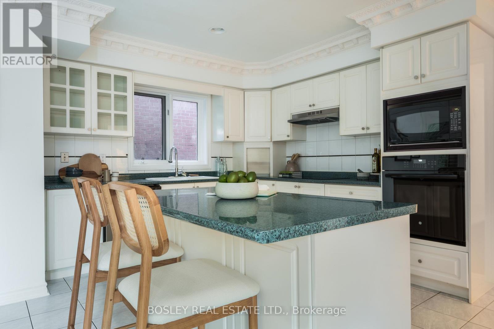 82 Woodstone Avenue, Richmond Hill (Devonsleigh), Ontario  L4S 1G8 - Photo 9 - N12392906