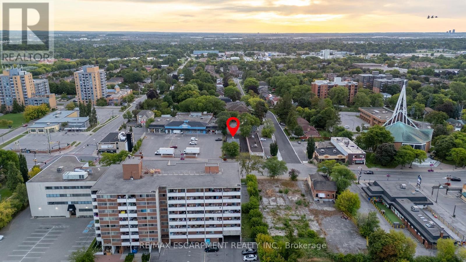 10329 Yonge Street, Richmond Hill, Ontario  L4C 3C1 - Photo 10 - N12391783