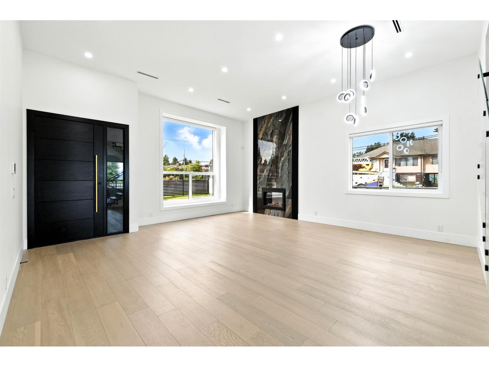 Property at 9524 118 STREET image 2