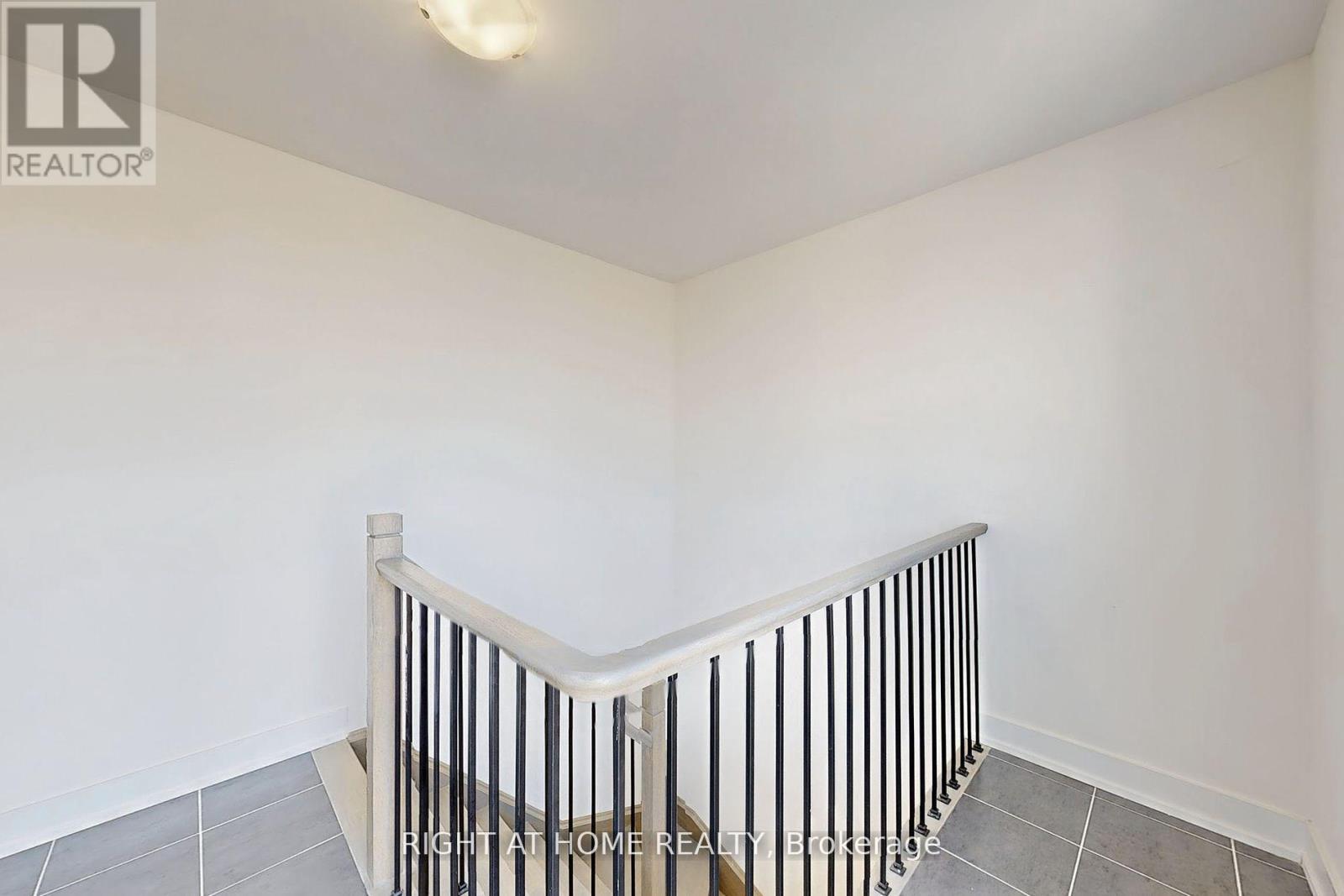 Th7 - 9 Phelps Lane, Richmond Hill, Ontario  L4E 1J4 - Photo 10 - N12395394