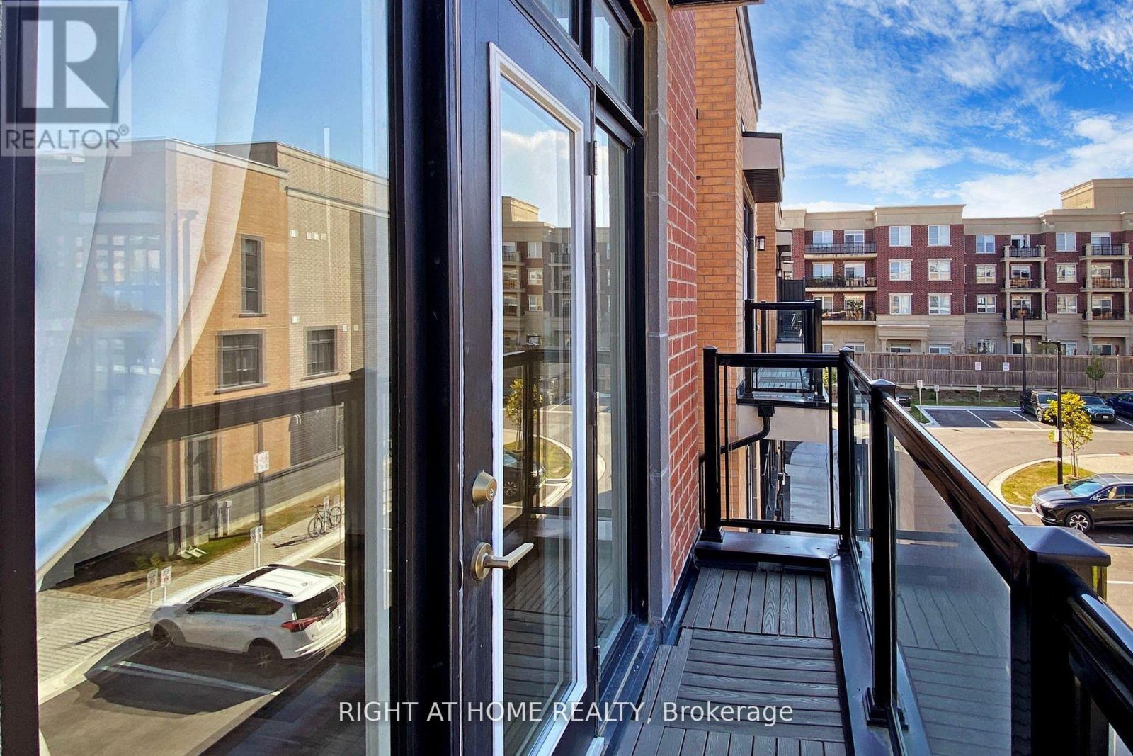 Th7 - 9 Phelps Lane, Richmond Hill, Ontario  L4E 1J4 - Photo 4 - N12395394