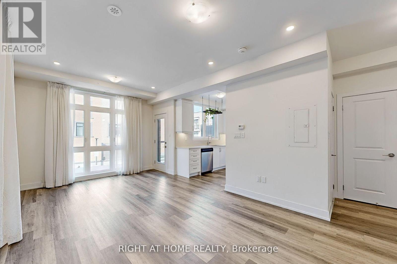 Th7 - 9 Phelps Lane, Richmond Hill, Ontario  L4E 1J4 - Photo 7 - N12395394