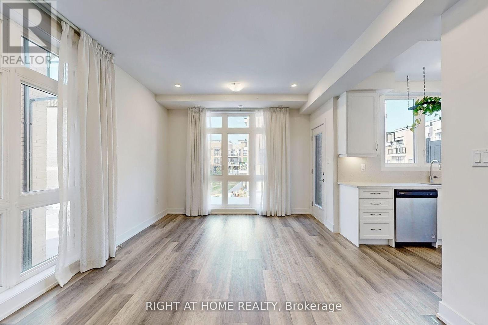 Th7 - 9 Phelps Lane, Richmond Hill, Ontario  L4E 1J4 - Photo 8 - N12395394