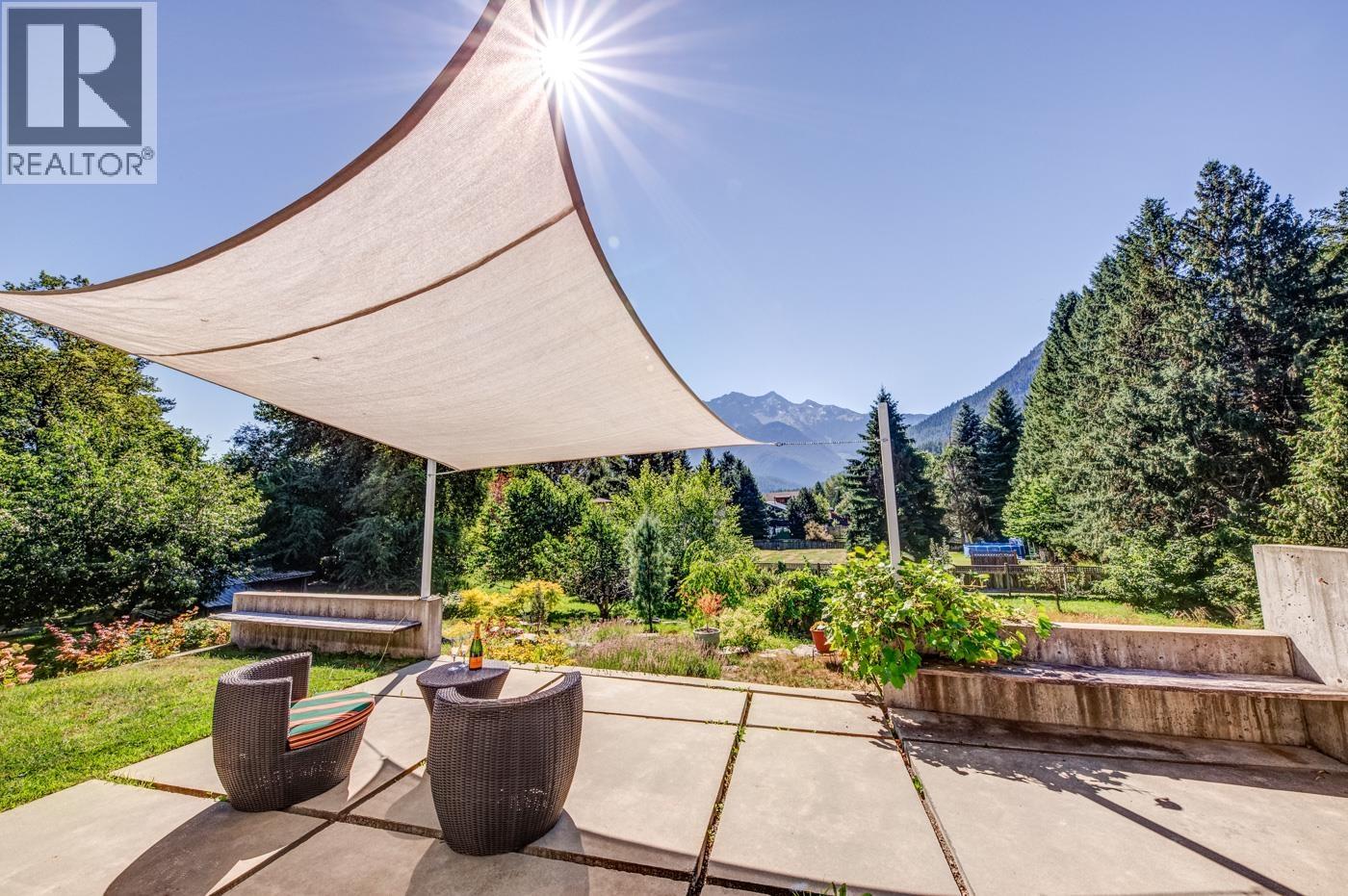 7597 Pemberton Meadows Road, Pemberton, British Columbia  V0N 2L0 - Photo 29 - R2976538