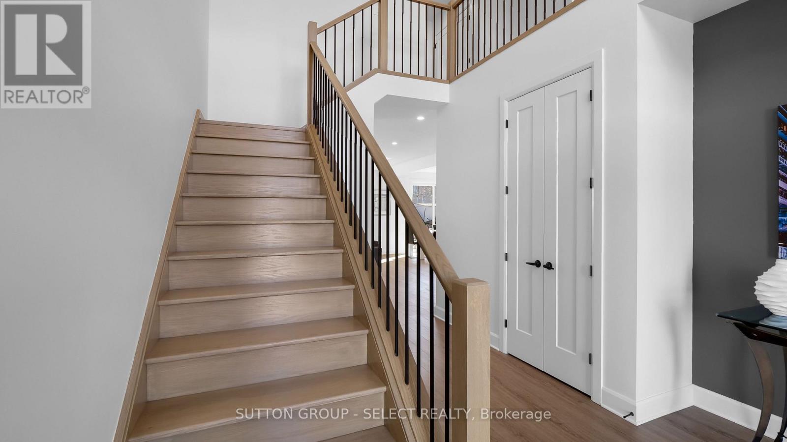 44 Lucas Road, St. Thomas, Ontario  N5R 0M1 - Photo 3 - X12395414