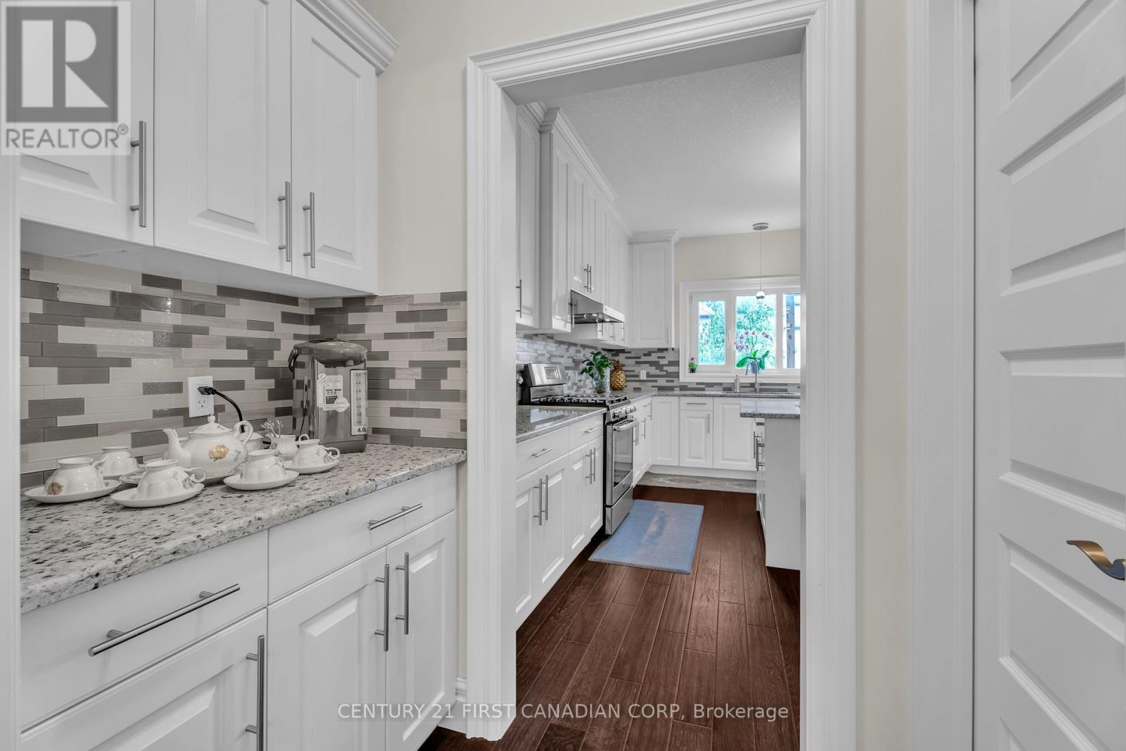 754 Jackpine Way, London North (North B), Ontario  N5X 0L9 - Photo 8 - X12395435