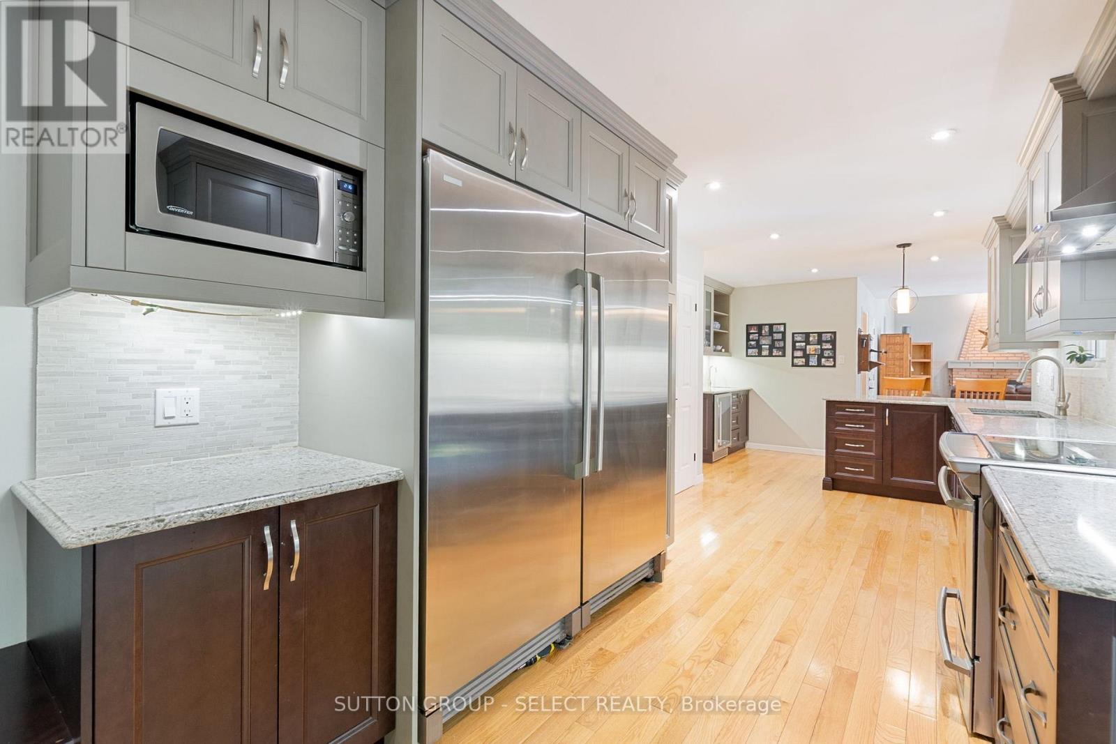 47 Shavian Boulevard, London North, Ontario  N6G 2P1 - Photo 16 - X12395503