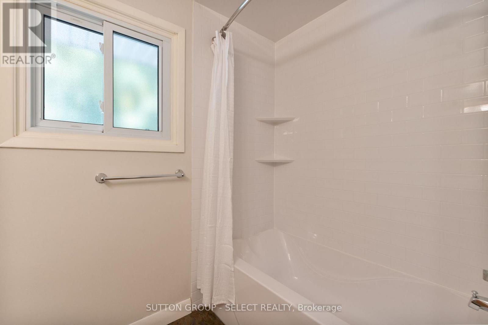 47 Shavian Boulevard, London North, Ontario  N6G 2P1 - Photo 30 - X12395503