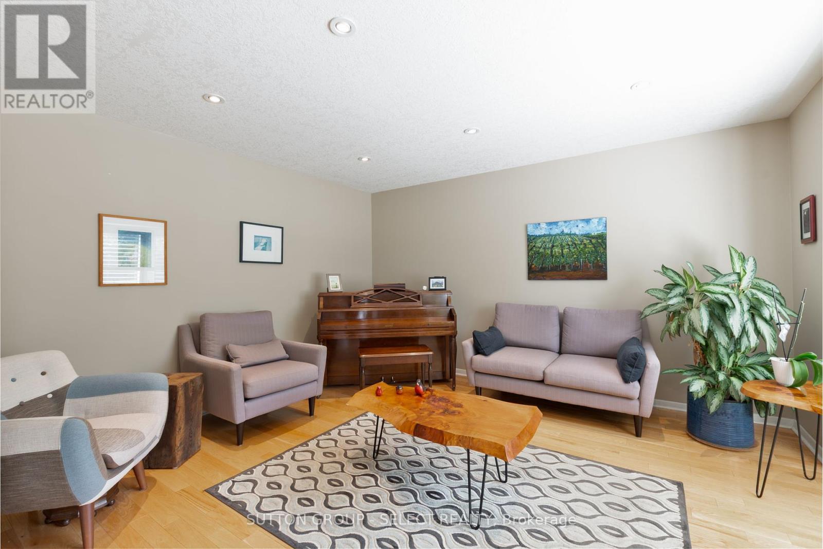 47 Shavian Boulevard, London North, Ontario  N6G 2P1 - Photo 8 - X12395503