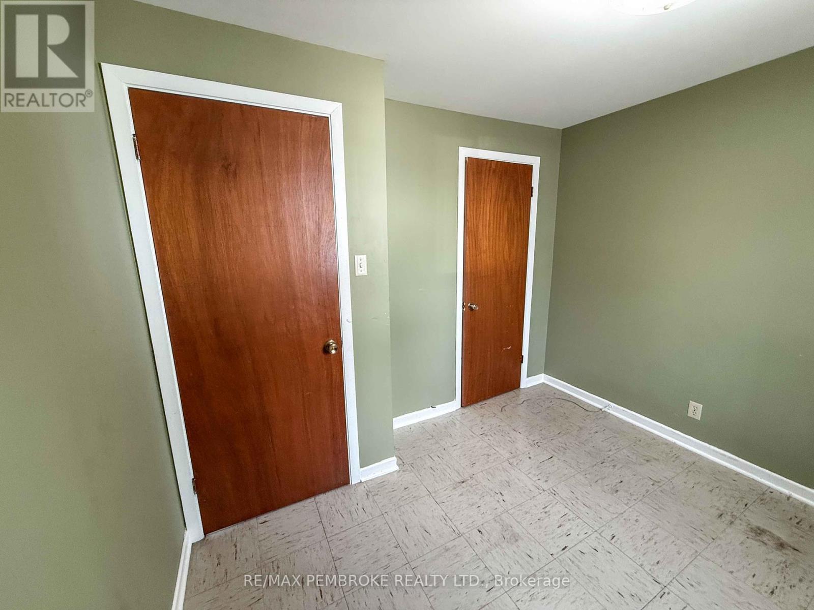 613 Joe Street, Laurentian Valley, Ontario  K8A 6S6 - Photo 22 - X12395486