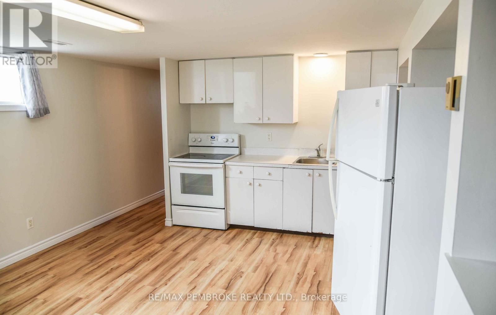 613 Joe Street, Laurentian Valley, Ontario  K8A 6S6 - Photo 24 - X12395486