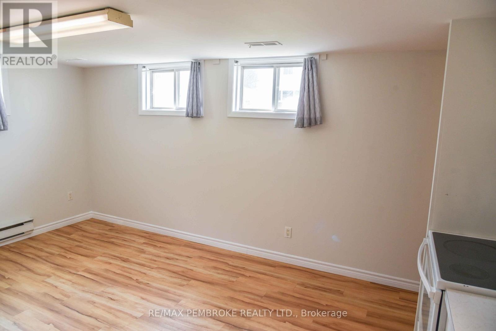 613 Joe Street, Laurentian Valley, Ontario  K8A 6S6 - Photo 26 - X12395486