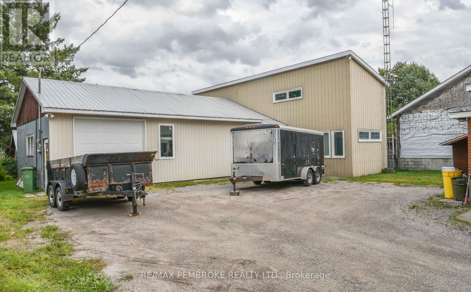 613 Joe Street, Laurentian Valley, Ontario  K8A 6S6 - Photo 33 - X12395486