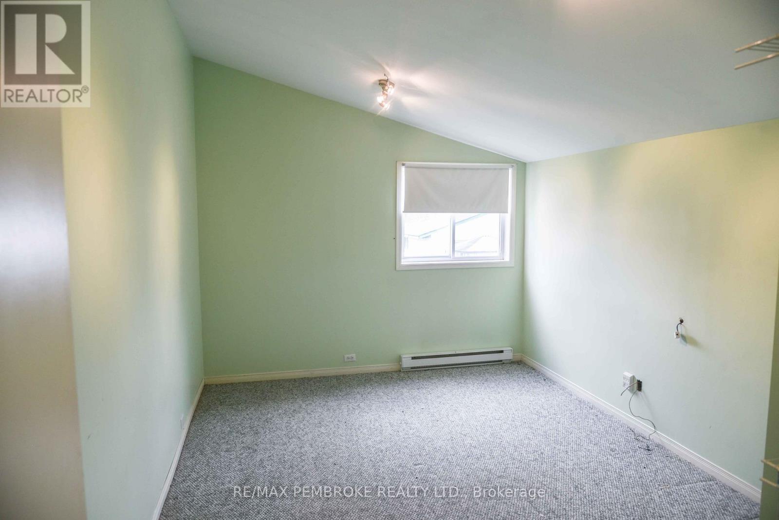 613 Joe Street, Laurentian Valley, Ontario  K8A 6S6 - Photo 45 - X12395486