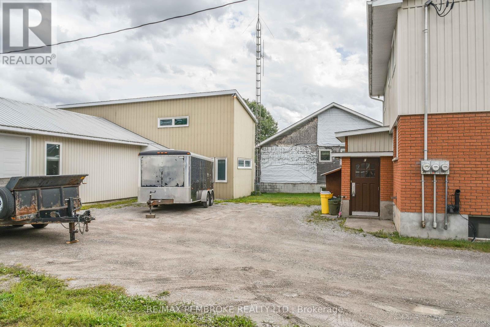 613 Joe Street, Laurentian Valley, Ontario  K8A 6S6 - Photo 47 - X12395486