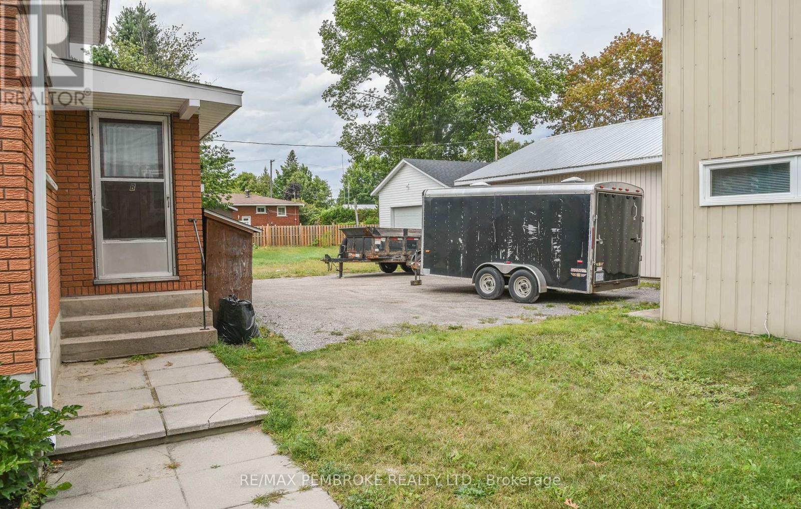 613 Joe Street, Laurentian Valley, Ontario  K8A 6S6 - Photo 48 - X12395486