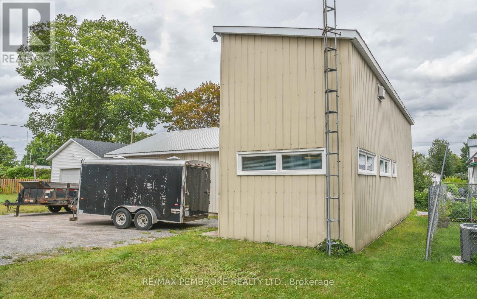 613 Joe Street, Laurentian Valley, Ontario  K8A 6S6 - Photo 50 - X12395486