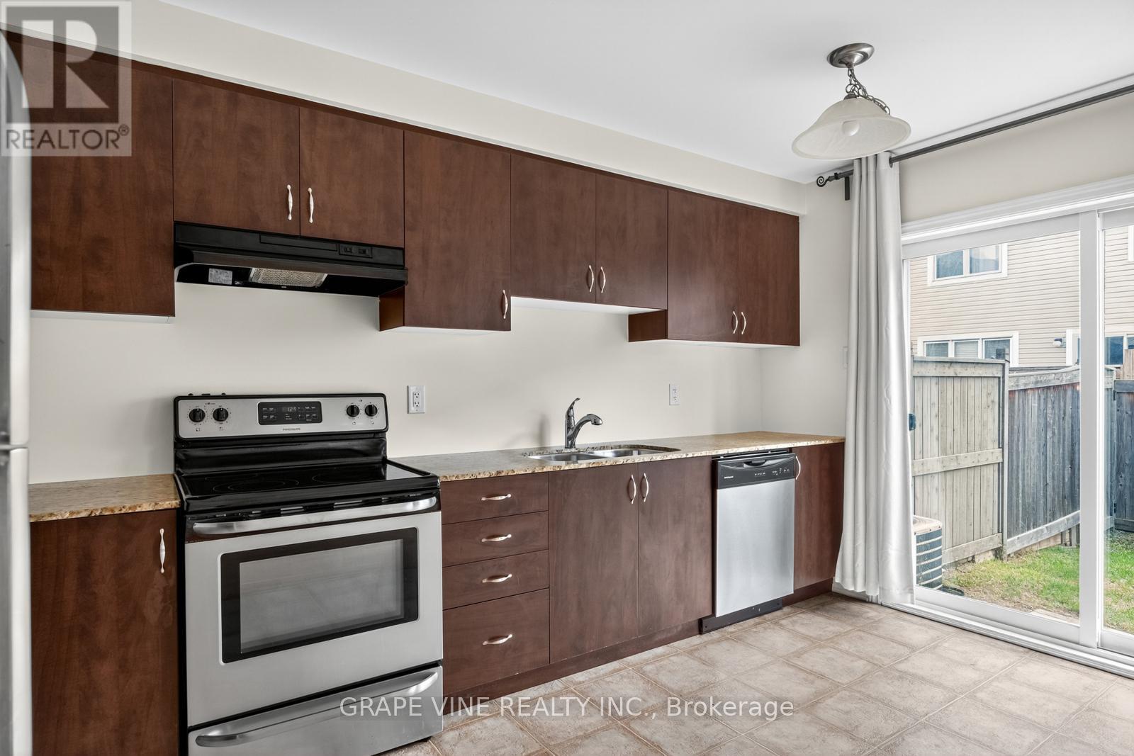 317 Song Sparrow Street, Ottawa, Ontario  K2J 0T5 - Photo 15 - X12395504