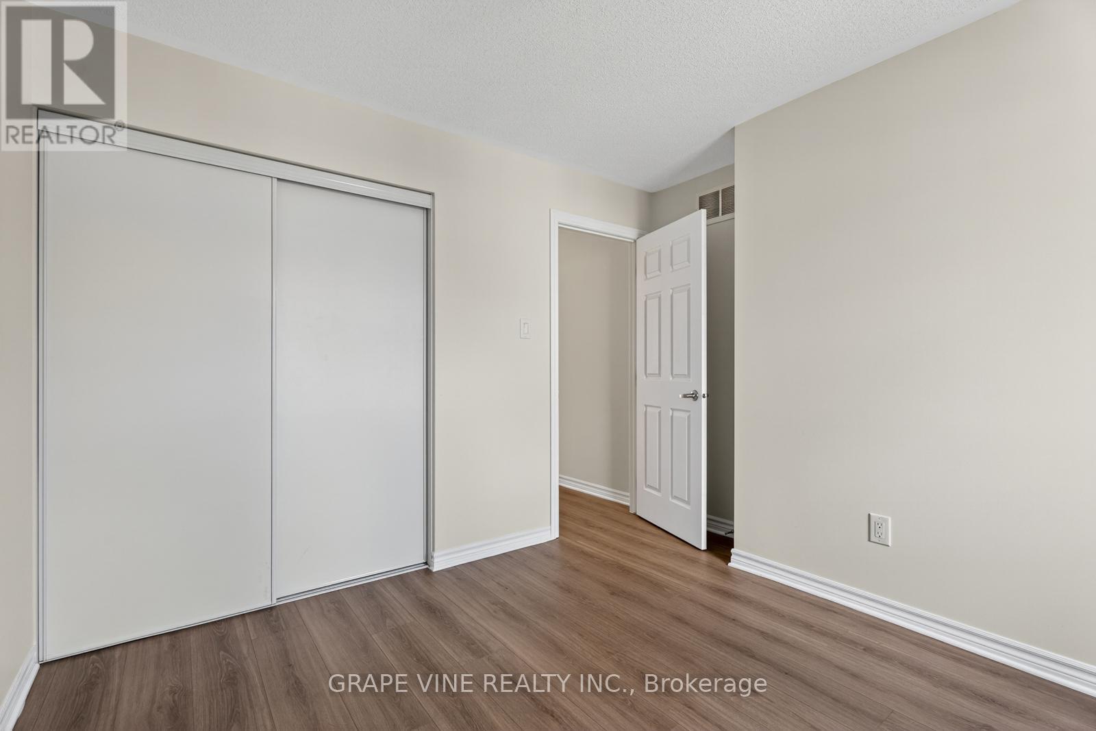 317 Song Sparrow Street, Ottawa, Ontario  K2J 0T5 - Photo 20 - X12395504
