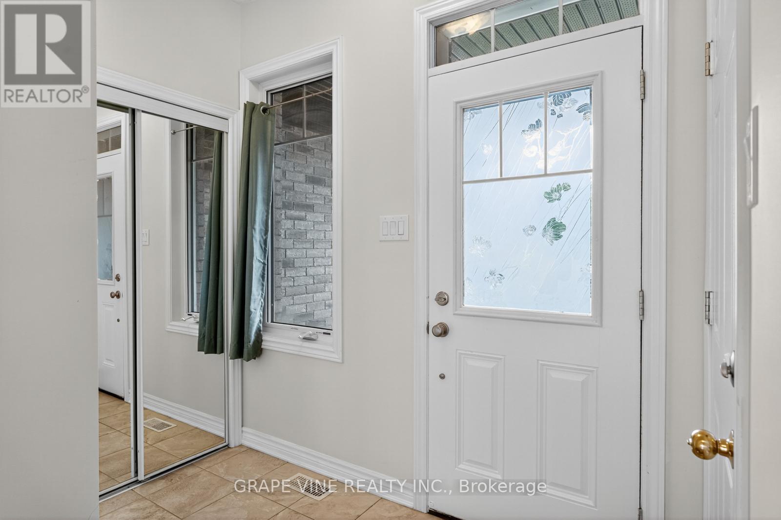317 Song Sparrow Street, Ottawa, Ontario  K2J 0T5 - Photo 5 - X12395504