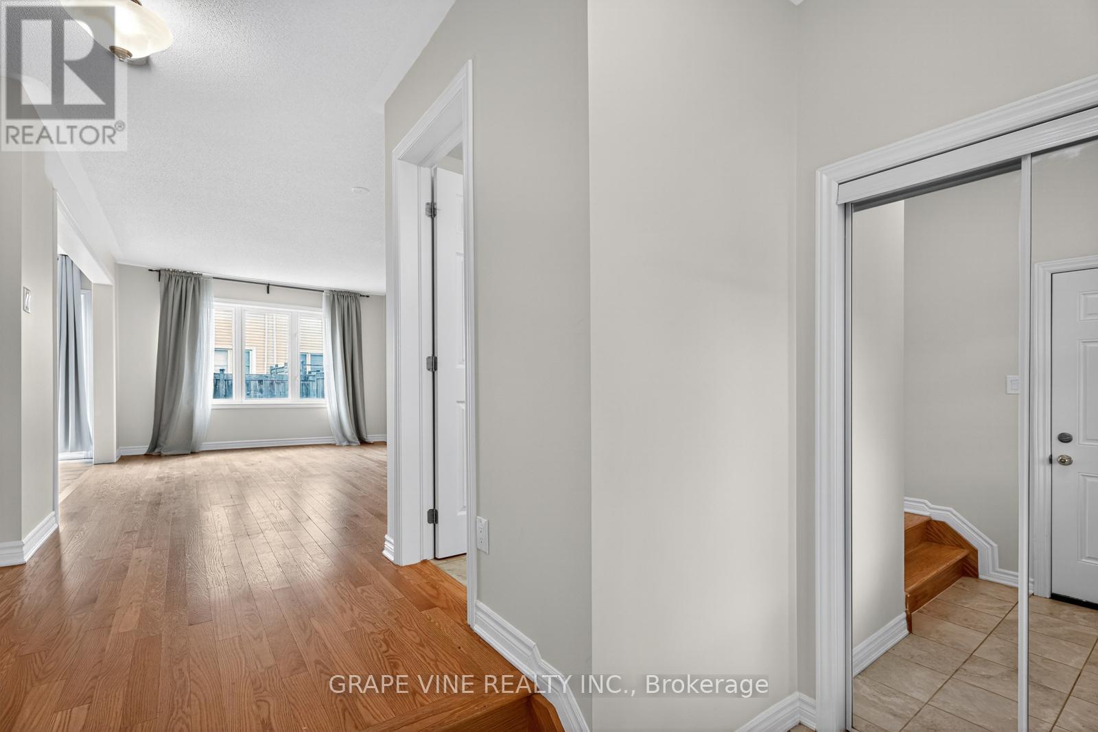 317 Song Sparrow Street, Ottawa, Ontario  K2J 0T5 - Photo 6 - X12395504