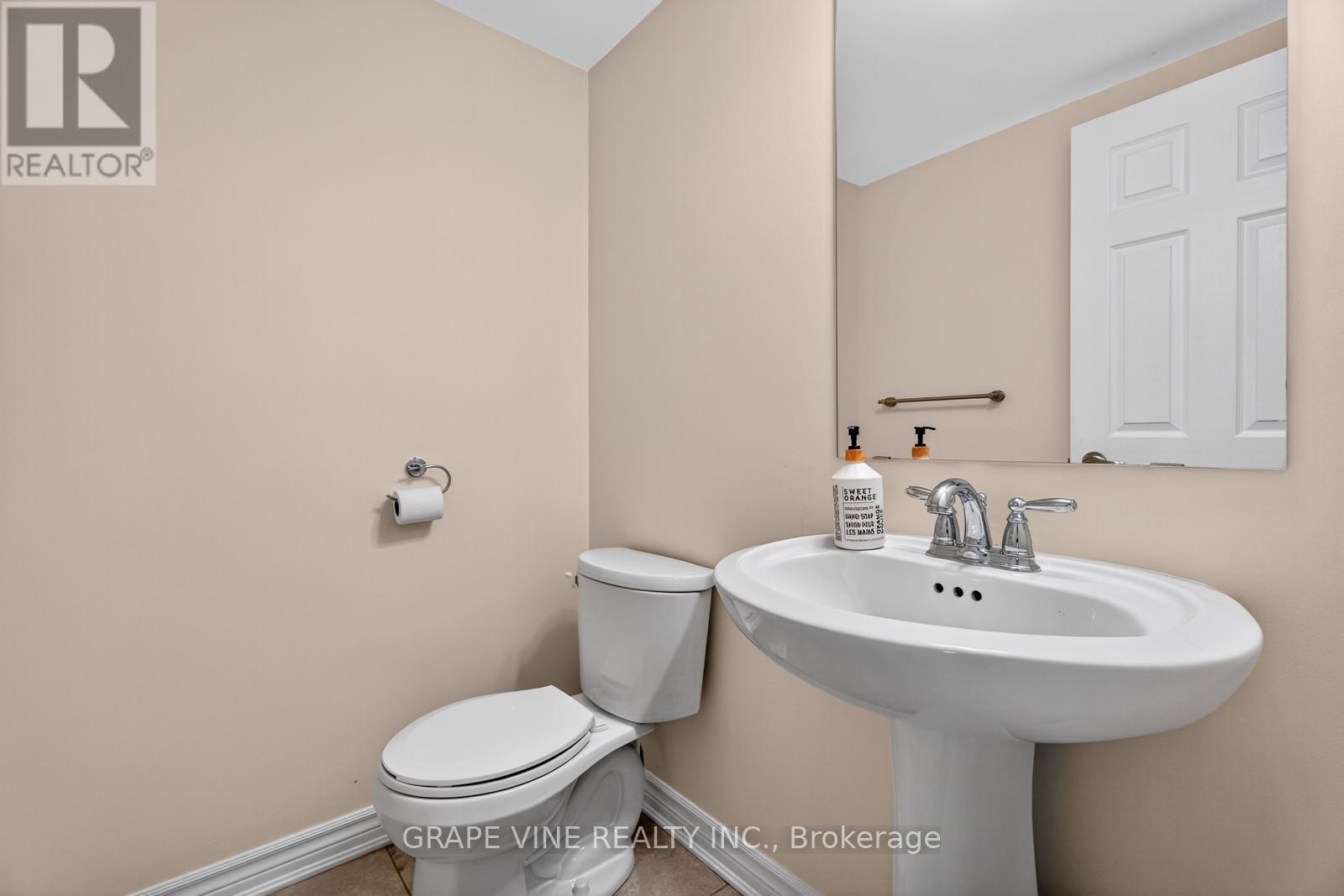 317 Song Sparrow Street, Ottawa, Ontario  K2J 0T5 - Photo 7 - X12395504