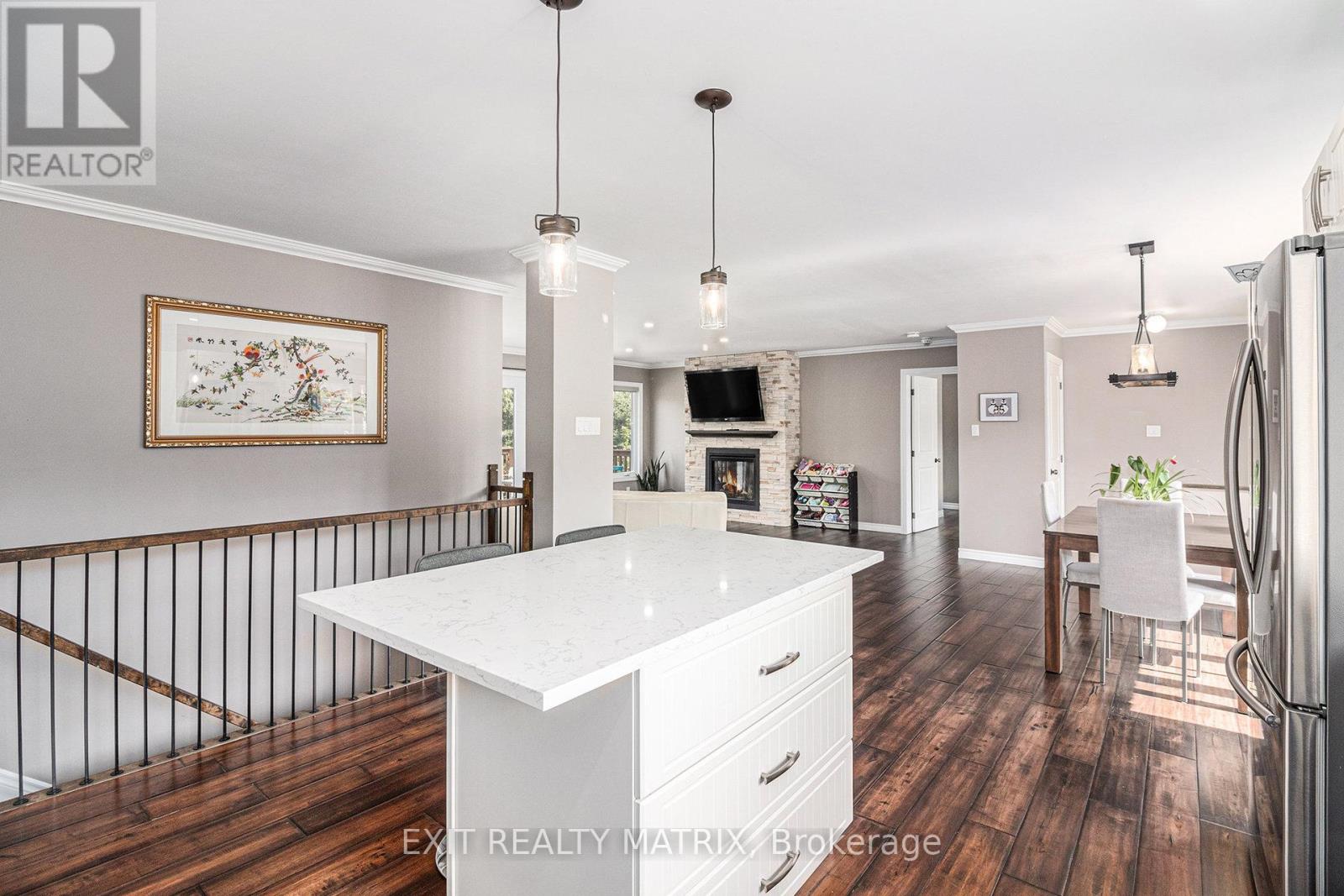 1991 Thibault Court, North Dundas, Ontario  K0C 1H0 - Photo 13 - X12395513