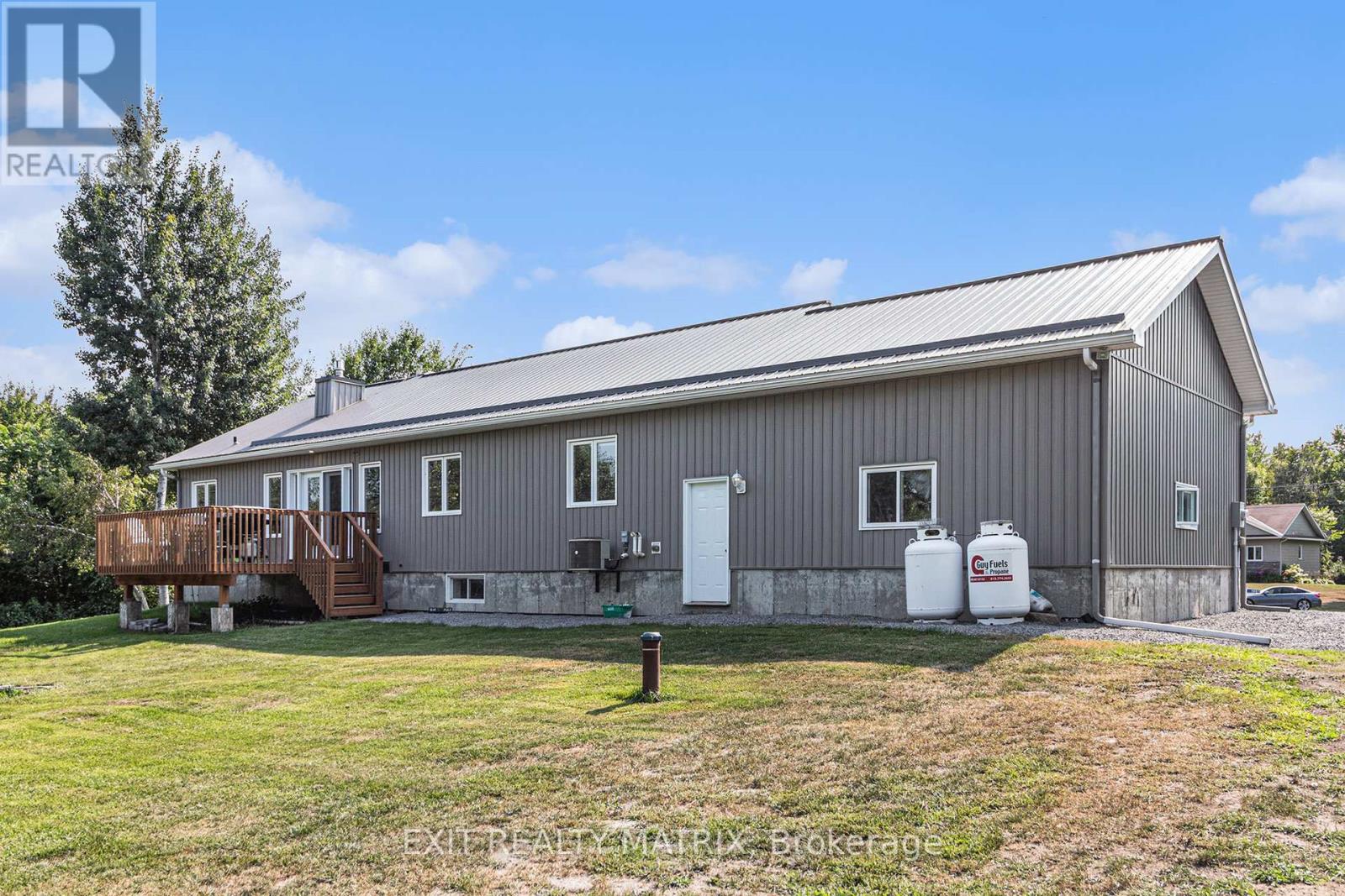 1991 Thibault Court, North Dundas, Ontario  K0C 1H0 - Photo 37 - X12395513