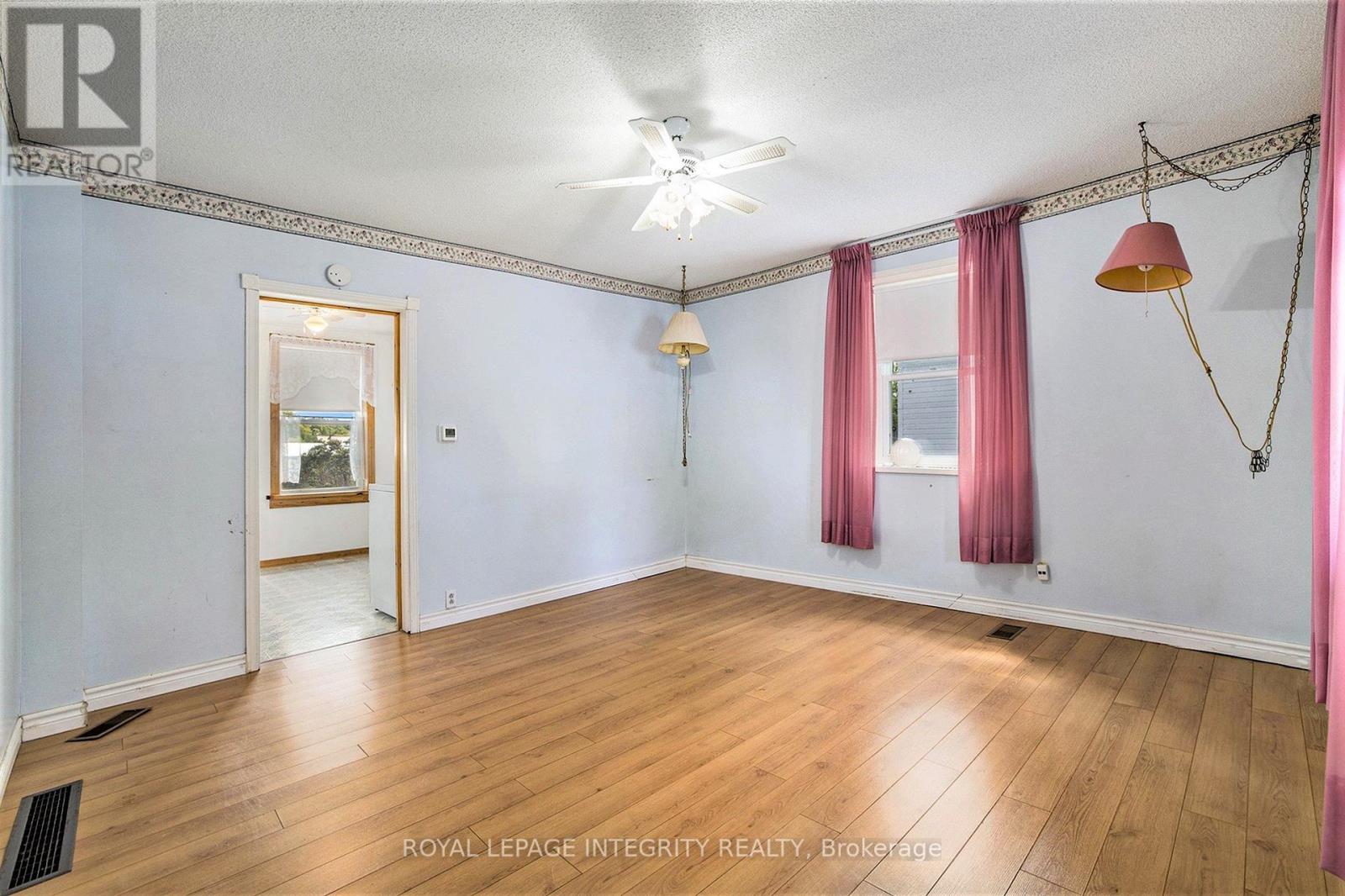 112,114 Clarence Street, Lanark Highlands, Ontario  K0G 1K0 - Photo 12 - X12395543
