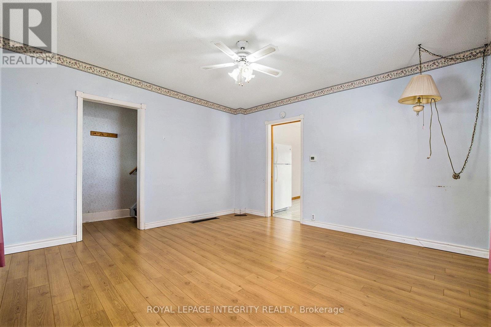 112,114 Clarence Street, Lanark Highlands, Ontario  K0G 1K0 - Photo 17 - X12395543