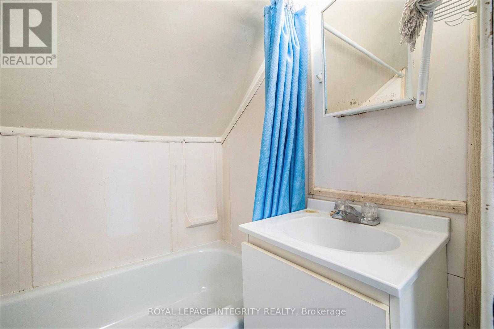 112,114 Clarence Street, Lanark Highlands, Ontario  K0G 1K0 - Photo 19 - X12395543
