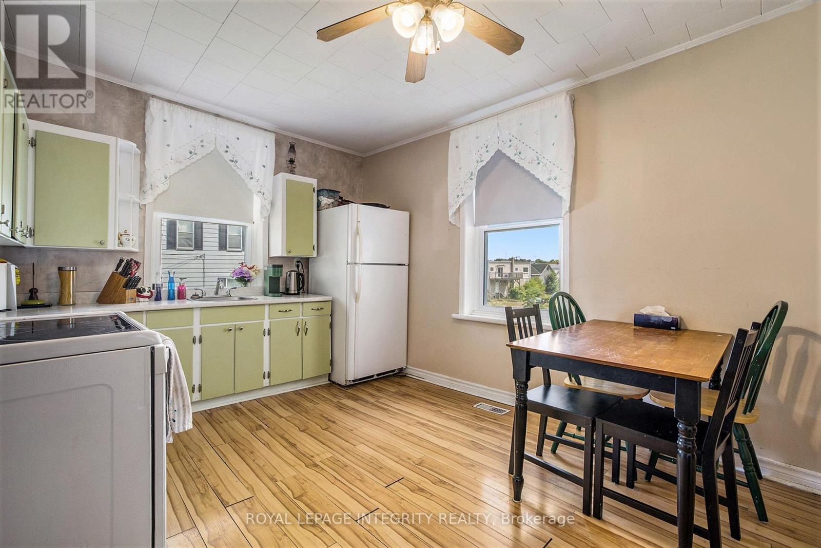 112,114 Clarence Street, Lanark Highlands, Ontario  K0G 1K0 - Photo 6 - X12395543