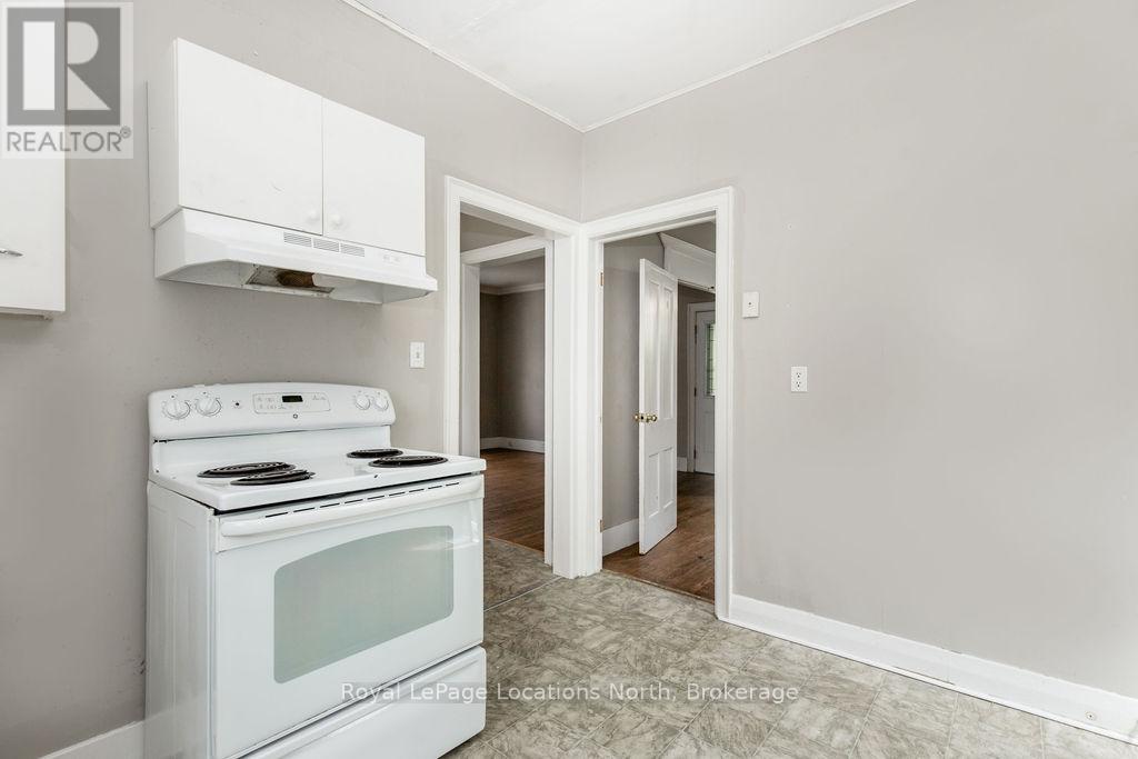 37 Ross Street, Barrie, Ontario  L4N 1G1 - Photo 15 - S12395575