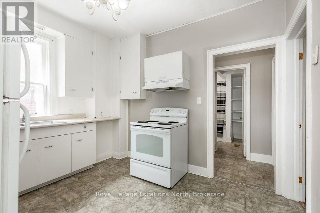 37 Ross Street, Barrie, Ontario  L4N 1G1 - Photo 17 - S12395575