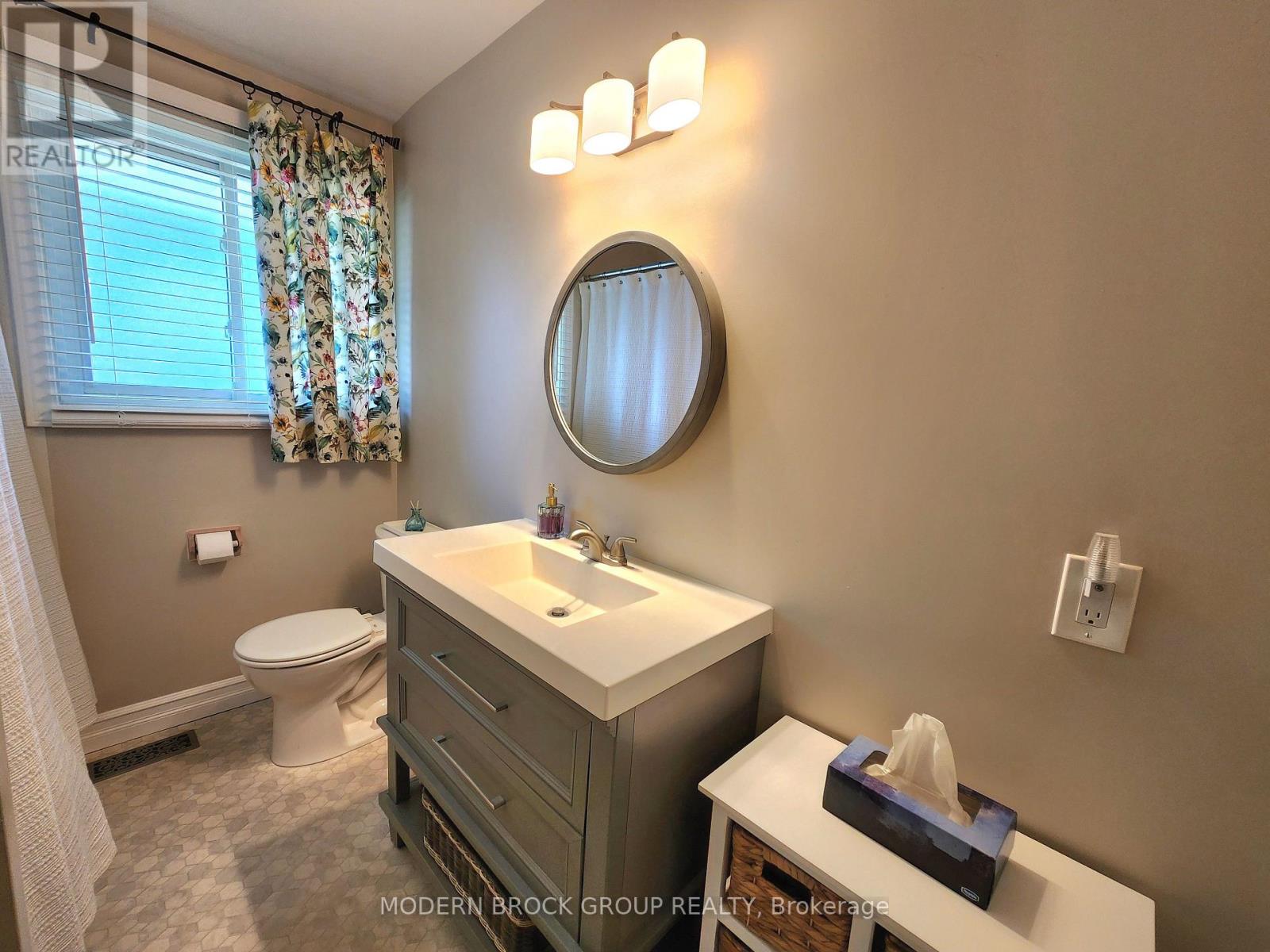 1251 Peden Boulevard, Brockville, Ontario  K6V 3K5 - Photo 22 - X12395403