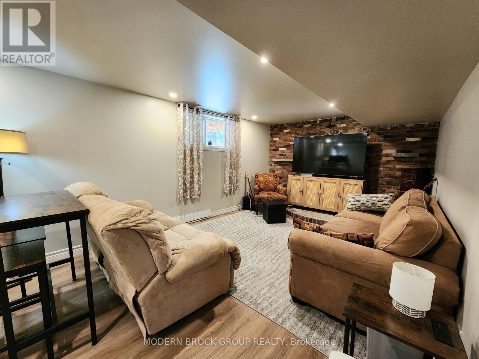 1251 Peden Boulevard, Brockville, Ontario  K6V 3K5 - Photo 25 - X12395403