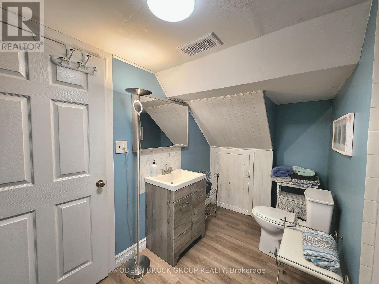 1251 Peden Boulevard, Brockville, Ontario  K6V 3K5 - Photo 33 - X12395403