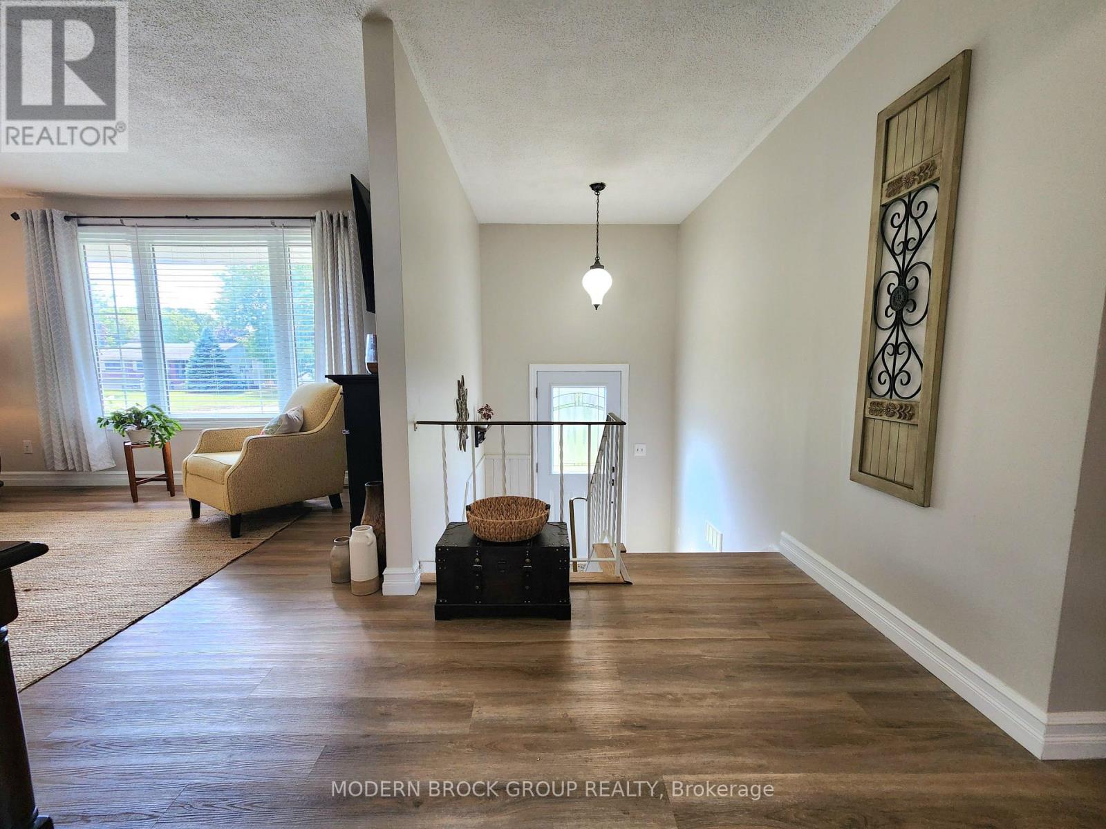 1251 Peden Boulevard, Brockville, Ontario  K6V 3K5 - Photo 6 - X12395403