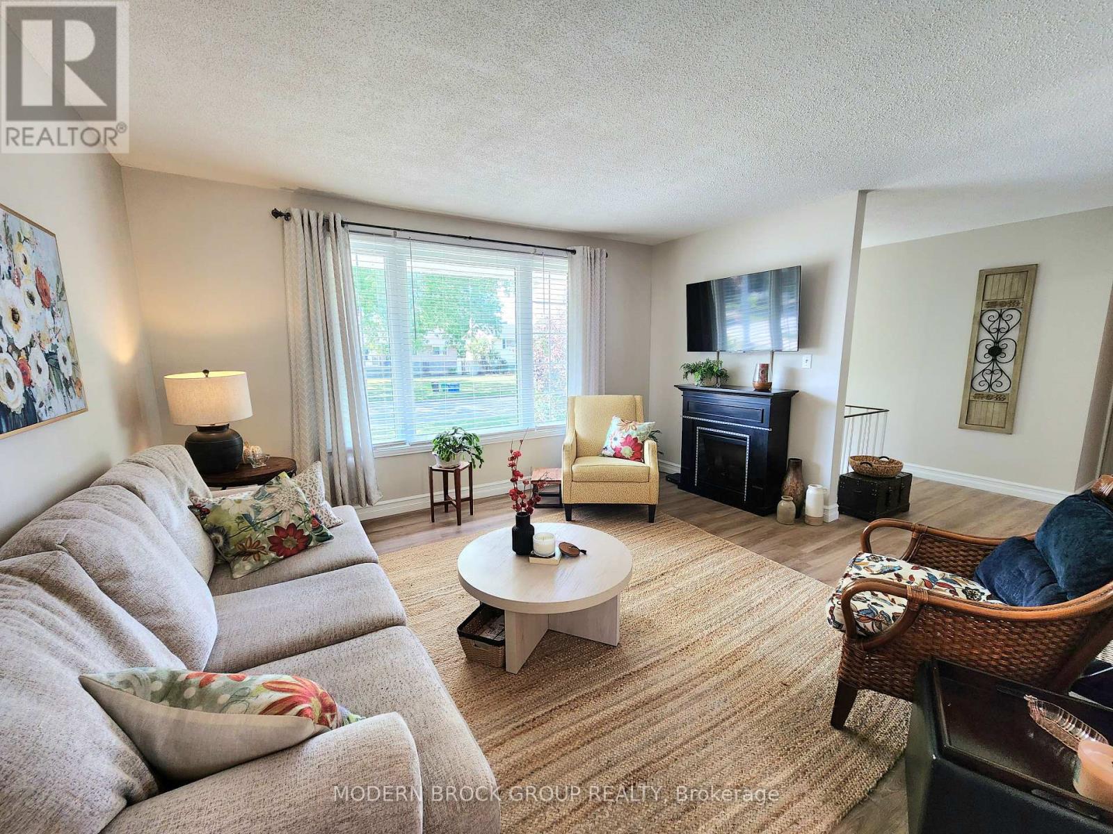 1251 Peden Boulevard, Brockville, Ontario  K6V 3K5 - Photo 7 - X12395403