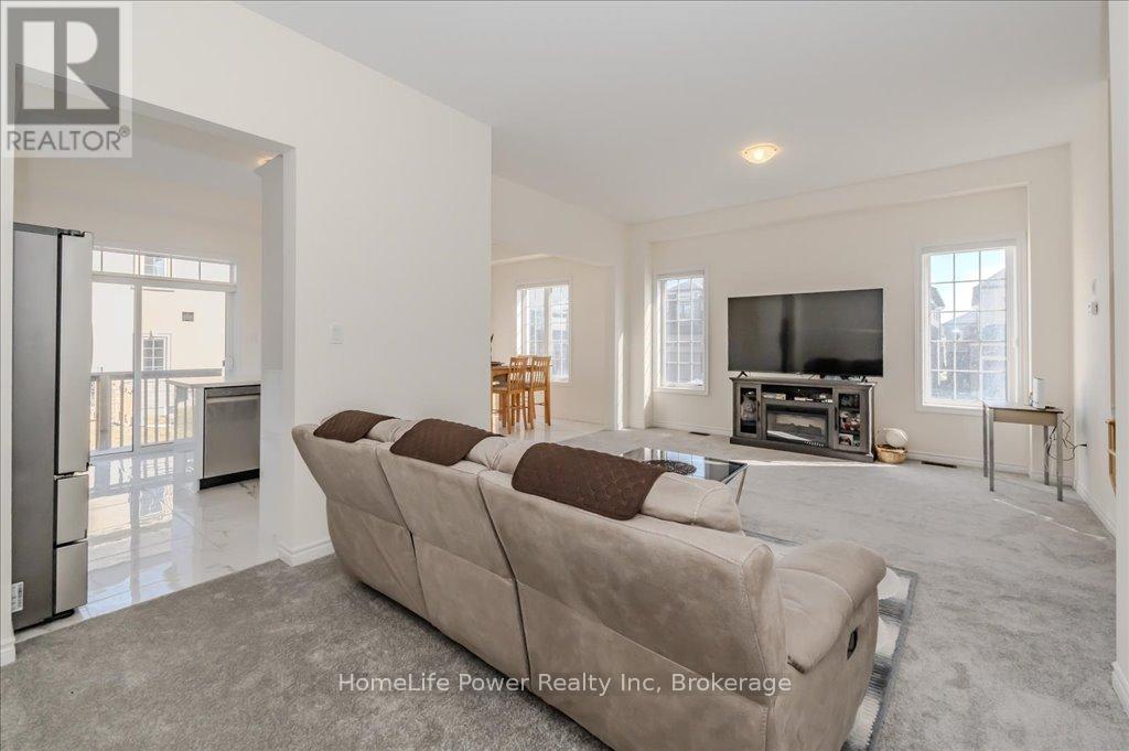35 Hitchman Street E, Brant, Ontario  N3L 3E3 - Photo 10 - X12395449