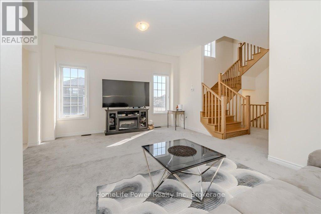 35 Hitchman Street E, Brant, Ontario  N3L 3E3 - Photo 9 - X12395449