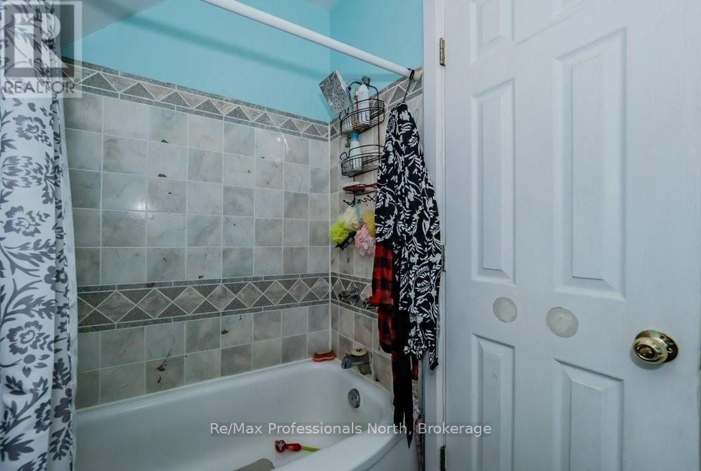 120 David Street, Gravenhurst, Ontario  P1P 1J5 - Photo 22 - X12395511
