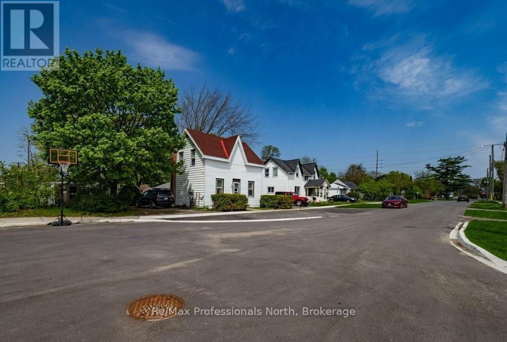 120 David Street, Gravenhurst, Ontario  P1P 1J5 - Photo 46 - X12395511