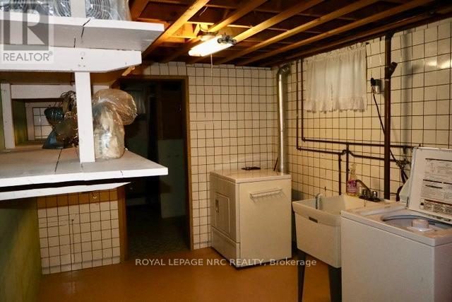 5881 Britannia Crescent N, Niagara Falls, Ontario  L2G 1C2 - Photo 31 - X12392171