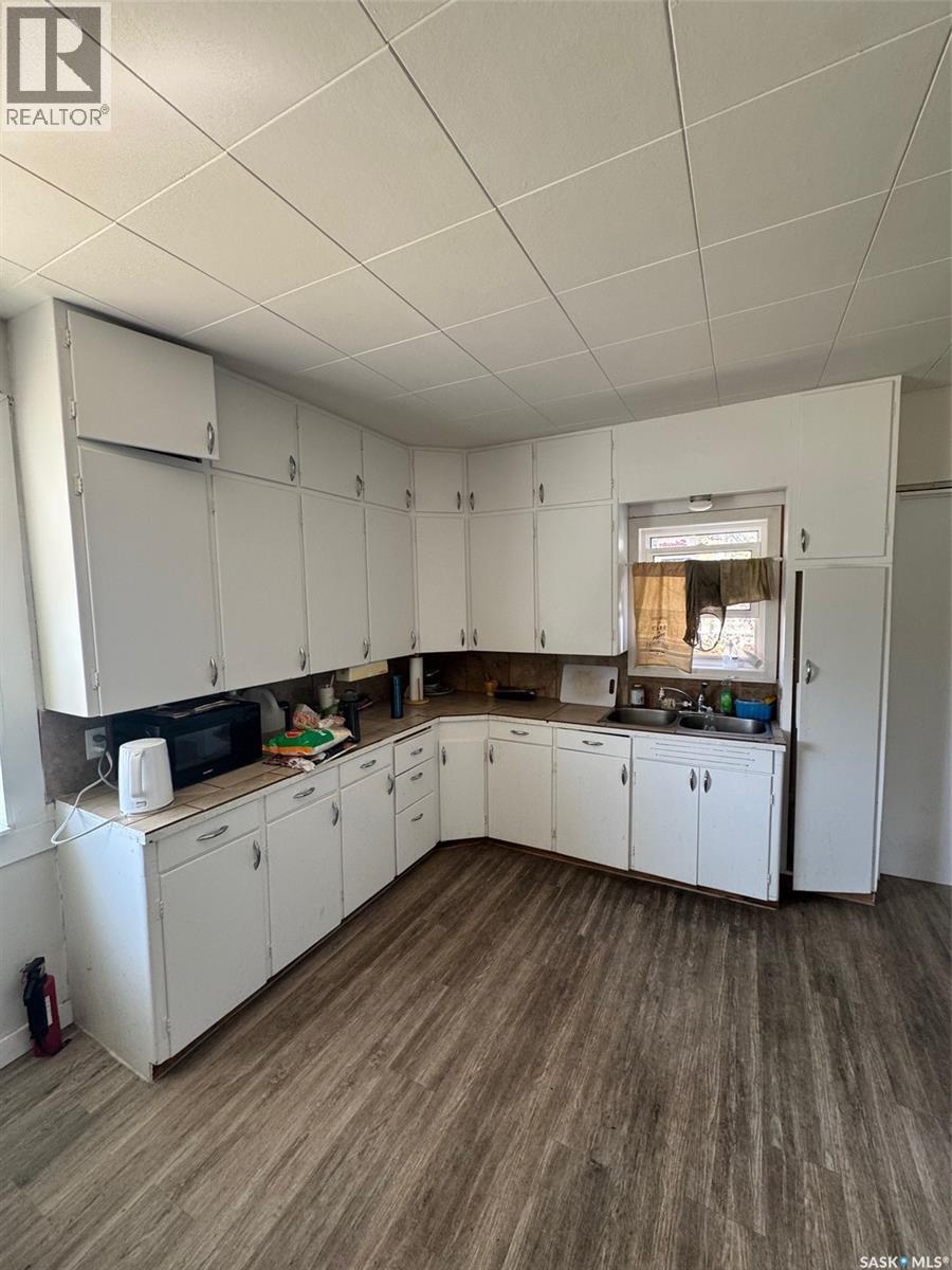 1851 101st Street, North Battleford, Saskatchewan  S9A 1A9 - Photo 2 - SK018054