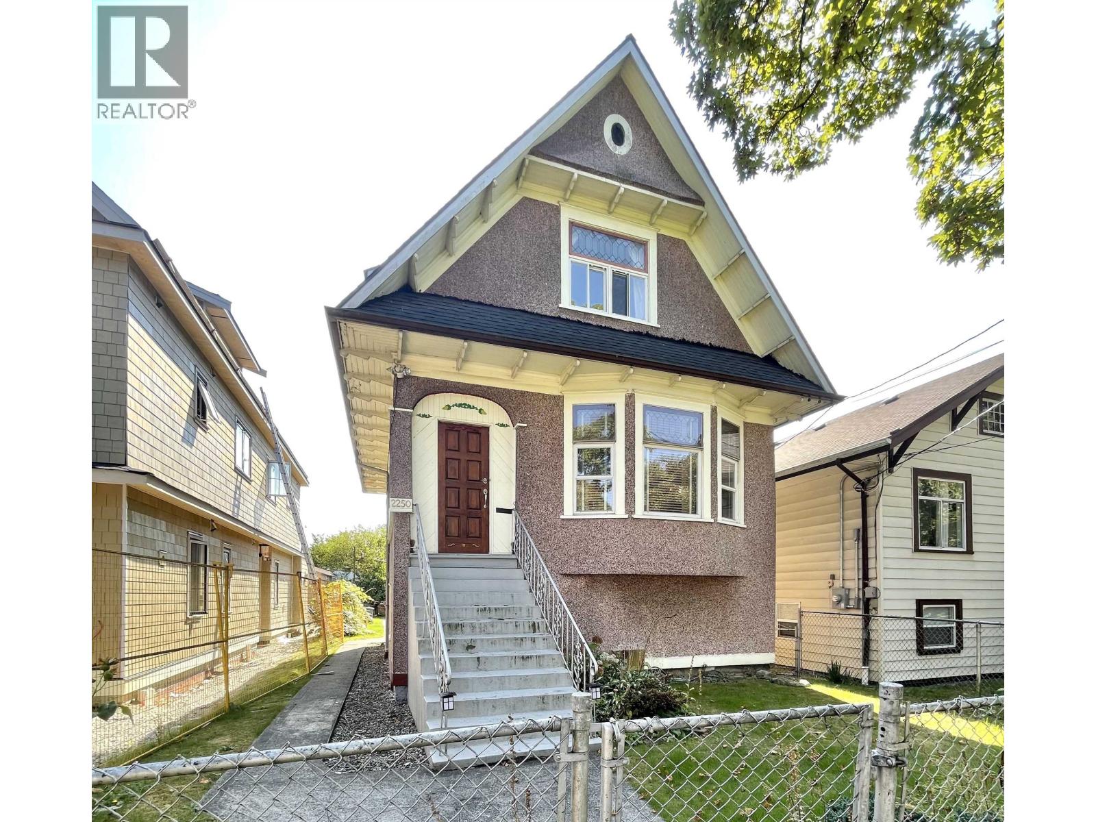 Property at 2250 E PENDER STREET image 2
