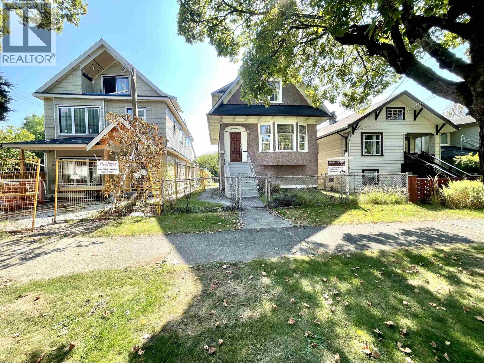 Property at 2250 E PENDER STREET image 1